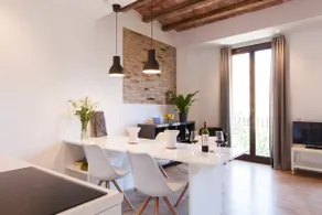 Charming apartment with a sunny balcony 1 - Image 3