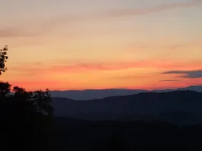 Overlook Mountain Retreat - Image 2