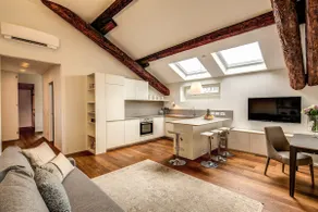 Luxurious Apartment in Milan - Image 2