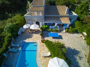 Avlaki Beachfront Villa - Image 5
