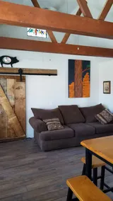 Caretaker's Cottage at London Spring Ranch - Image 4