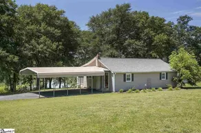 Relaxing Lakefront Cozy Chalet, Dock & Jacuzzi - Image 4