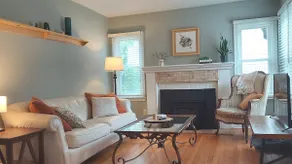 Central 3 Bed Pet-friendly Fully Fenced Backyard - Image 5