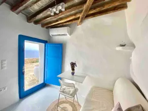 Castletinyhouse - Image 2