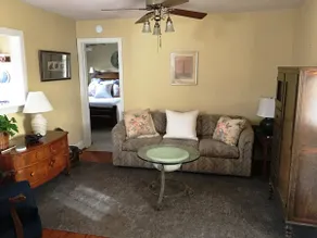 The Cottage at Oakwood. Pet Friendly. Self Check - Image 5