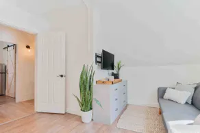 Stylish studio close to the Walking Mall - Image 4