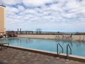 101Ocean front condo with heated pool - Image 5