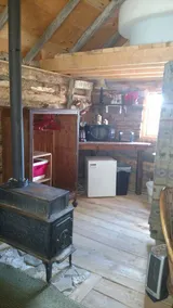 Beautiful rustic log cabin - Image 4