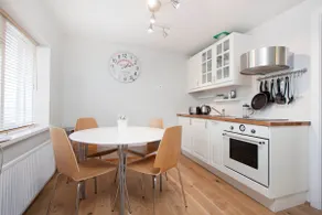 Perfect city center location - Image 3
