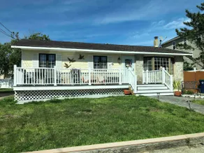 Affordable beach ranch house w/ Sunroom . - Image 2