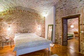 Garden Studio | brick walls | old city center - Image 3