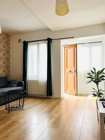 Quiet & bright apartment in PARIS Sud – RER B 2 mins - Image 4
