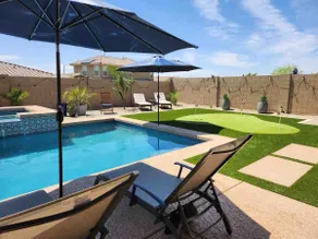 Beautiful House with Pool and Spa - Image 4