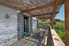 Big villa with stunning sea view and huge garden - Image 3