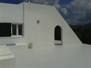 Villa with secluded beach just underneath - Image 2