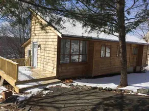 Vues panoramiques sur les montagnes dans cette maison récemment rénovée sur un cul de sac paisible - Image 2