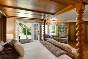 Sooke Cedar House - Aletheia Suite - Image 4