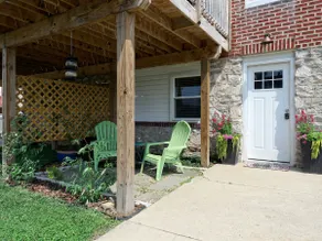 Cozy Private Suite with City Charm & Parking! - Image 4