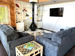 Coldwater Lake Waterfront Cabin - Boat for Rent - Image 2