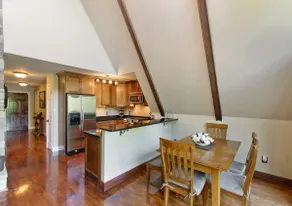 Saratoga Track | Pet Friendly |Fire Pit |Sleeps 10 - Image 5