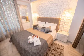 Artist Terrace Apartments - Image 2