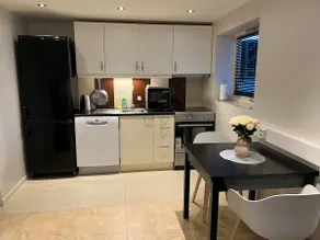 Cosy, modern apartment near the city center - Image 5