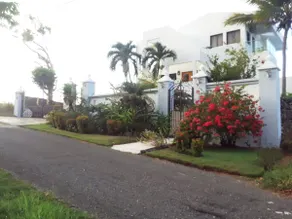 $ Last minute Costambar Beachfront, pool home - Image 2