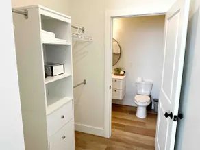 Renovated Townhouse On The Water #5 - Image 3