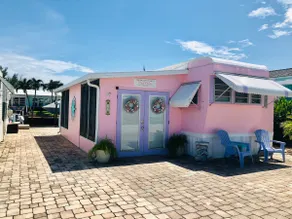 The Pink Palace on the Water- *pool/beach* - Image 4