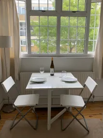 Comfortable cosy cream central, 2 bedroom home. - Image 2