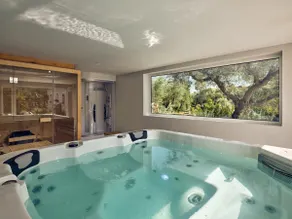 Villa Castelletto heated pool jacuzzi - Image 4