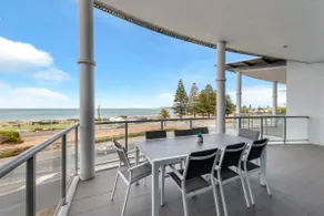 Gallery 16: Luxury Penthouse - Image 2
