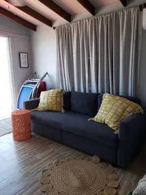 The Red Door Beach House, Buye Beach - Image 2