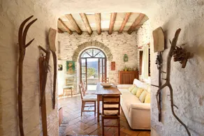Traditional converted Venetian fort house - Image 4