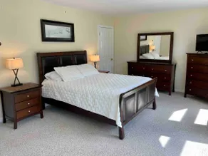 Slopeside Retreat • Hiking, Lakes, Shopping Nearby - Image 3