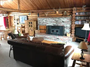 Blockhaus mit herrlichem Bergblick in der Nähe von Swan River und Holland Lake. - Image 3