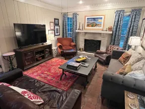 Elegant 5 Bedroom East Memphis Home - Image 3