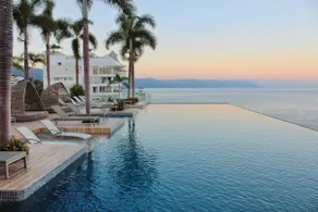 Condominium in Sayan Beach Zona Romantica 8e - Image 2