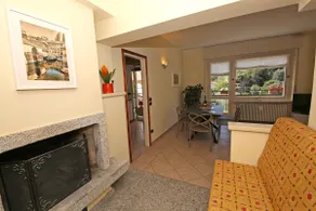 Home with big terrace overlooking the lake parking - Image 4