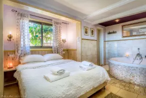 Ken's B&B for lovers - Image 3