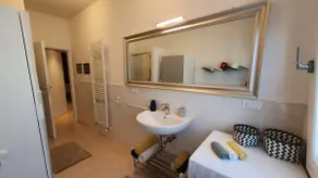 40 sqm Padua center 10 min, renovated -Choco - Image 5
