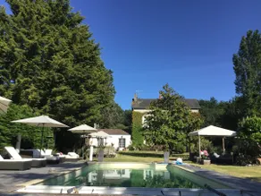 Swimming pool, park, and sweet family home - Image 2