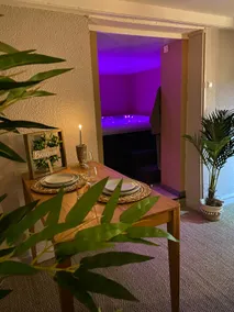 Private cottage/Jacuzzi/garden - Image 2