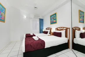 Absolute beachfront apartment - Image 3