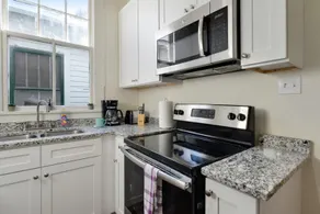 2BR Steps to Music + Food | Pet Friendly - Image 4
