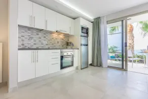 Klayman Diamond Aparthotel - Image 5