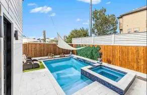 Luxury Designer Home w/ Rooftop Deck & Pool! - Image 2