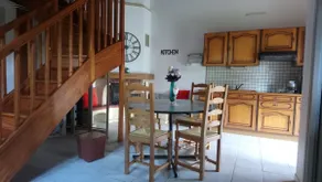 Detached house in a quiet, green setting - Image 4