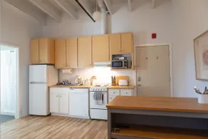 Cozy Centrally Located Apt. w/ AC - Sleeps 5 - Image 2