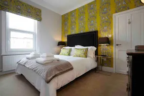 The City Escape Luxury Townhouse with parking - Image 4